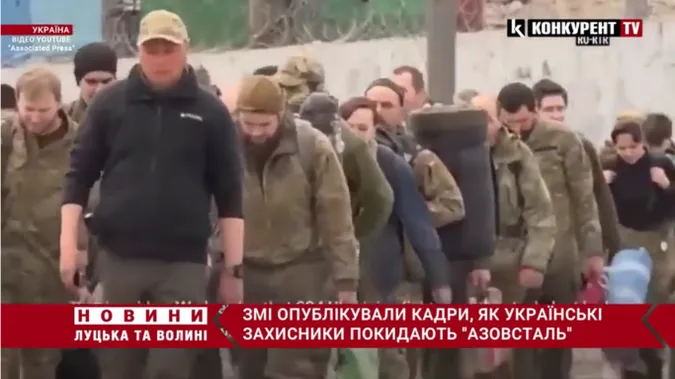 З'явились кадри виходу захисників Маріуполя з «Азовсталі» (відео)