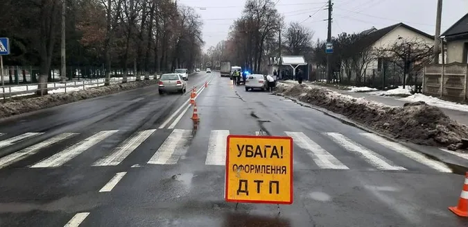 Дівчинка, яку збило авто на Львівській в Луцьку, – у штучній комі