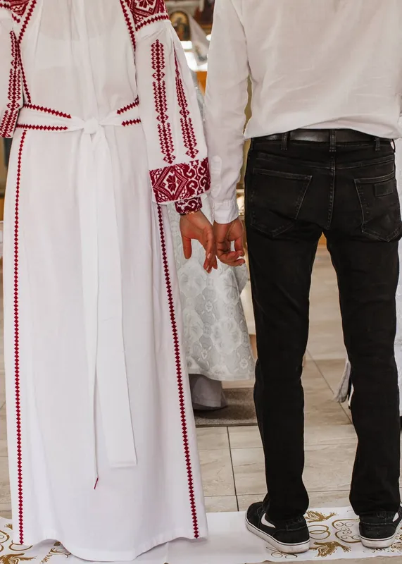 💖💒 Луцька громадська діячка повінчалася з коханим-військовим (фото)