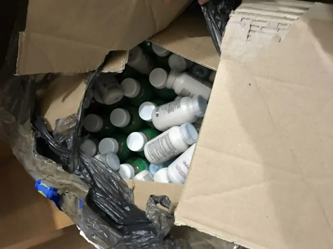 Водій рейсового автобуса незаконно віз товар через «Устилуг» (фото)