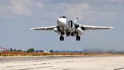 Як СУ-24 відпрацьовують бойові польоти над луцьким небом (відео)