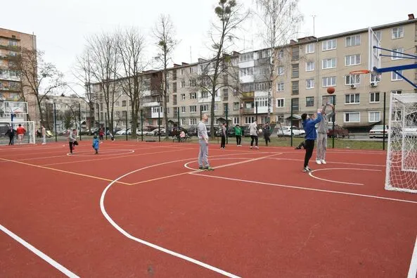 У Луцьку відкрили три спортивні майданчики для дітей і дорослих (фото, відео)