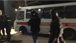 Автобус з евакуйованими з Уханя прибув до санаторію у Нових Санжарах (фото)