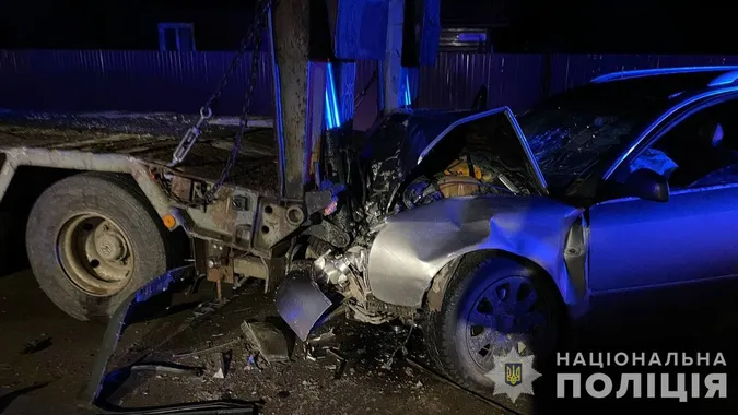 Загинув пасажир: на Волині п'яний на Audi протаранив вантажівку (фото)