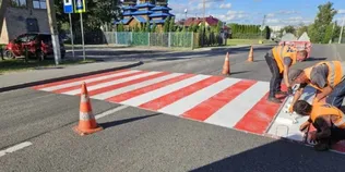 У фокусі – безпека школярів: на дорогах Волині малюють нові «зебри» (фото)