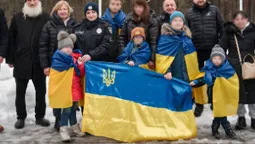 Родини об'єднались: до України повернули 5 дітей, яких викрала росія (фото)