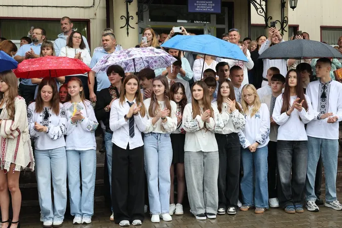 Як у Волинському науковому ліцеї зустріли свято першого дзвоника (фото)