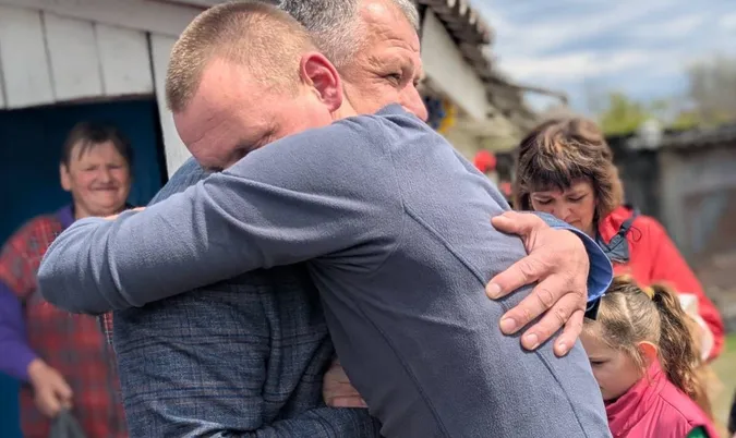 У громаді на Волині зустріли звільненого з полону воїна Олександра Самрука (фото)