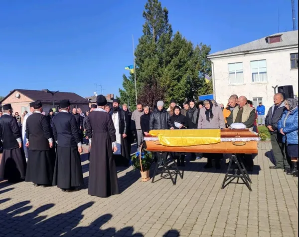 У Рожищі попрощалися з бойовим медиком Юрієм Шевчуком (фото)