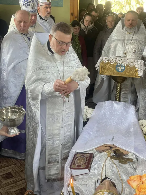 На Волині попрощалися з багаторічним настоятелем Володимиром Лапінським (фото)