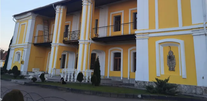 Палаци та монастир: показали столітні фото Жидичина (фото)