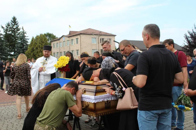 Був вогнеборцем-добровольцем: на Волині попрощались із Олександром Камінським
