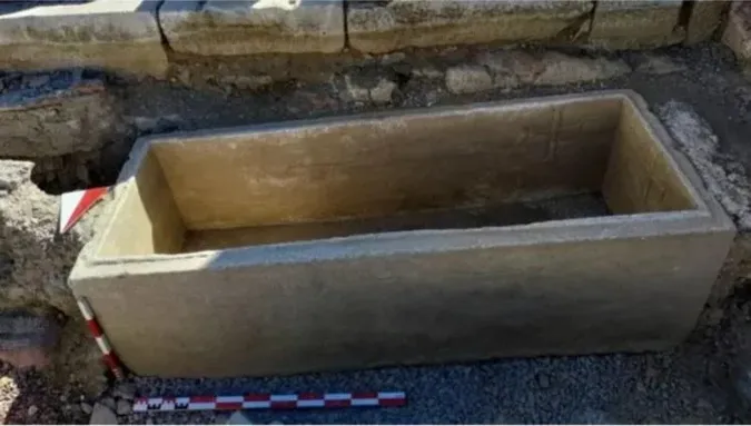 У 1800-річній могилі знайшли останки римського гладіатора і 12 християн