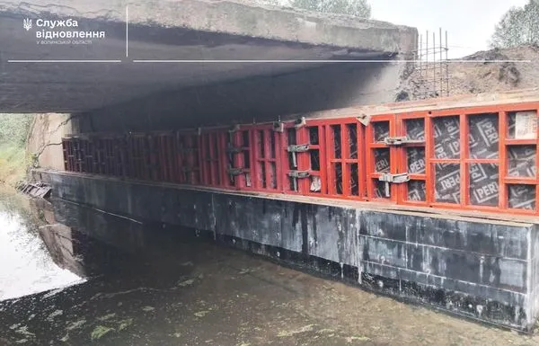 На Старовижівщині вперше за 50 років ремонтують 6-метровий міст (фото)