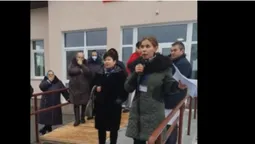 «Доктор Саша»: через невакцинованого фельдшера селяни перекриють трасу Ковель-Брест (відео)