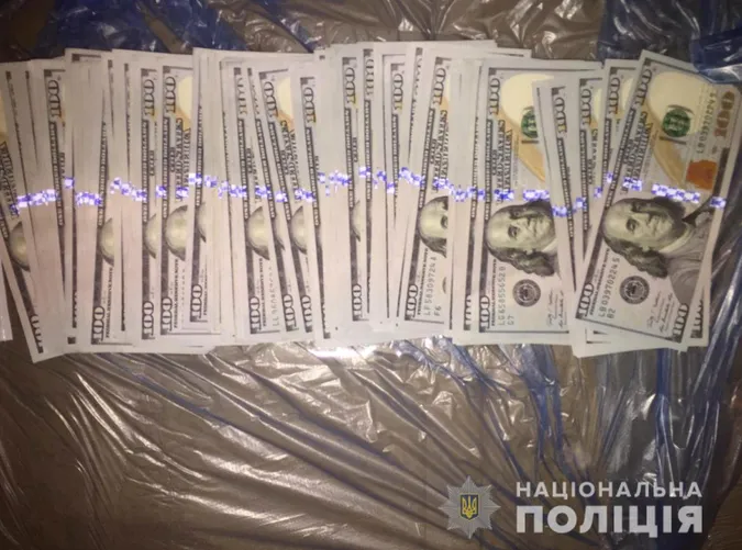 Розбійний напад у Луцьку: відібрали понад мільйон гривень та авто (фото)