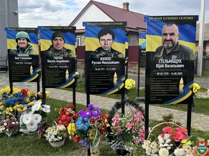 У Затурцівській громаді встановили сім нових стел загиблим Героям (фото)