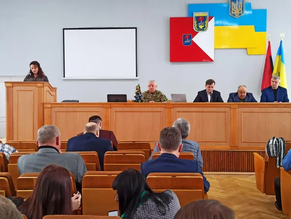 Бюджет на 2023 рік та опалювальний сезон: найголовніше з сесії Луцької райради (фото)