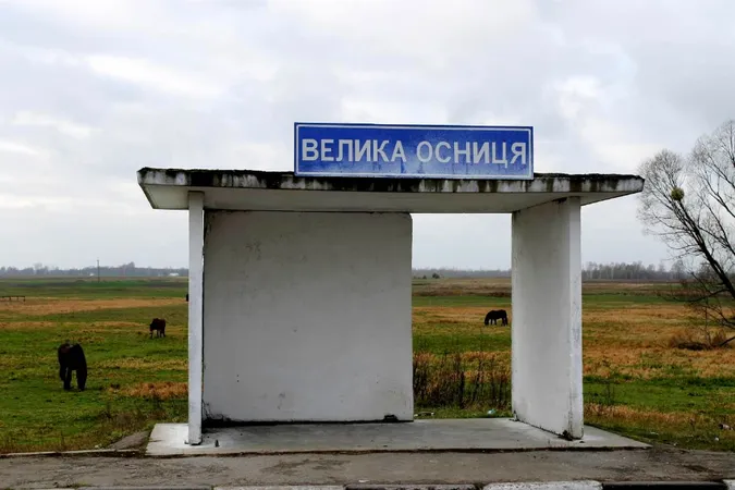 Ямам на прикордонній дорозі Волині з Рівненщиною дозволили «пожити» до жовтня