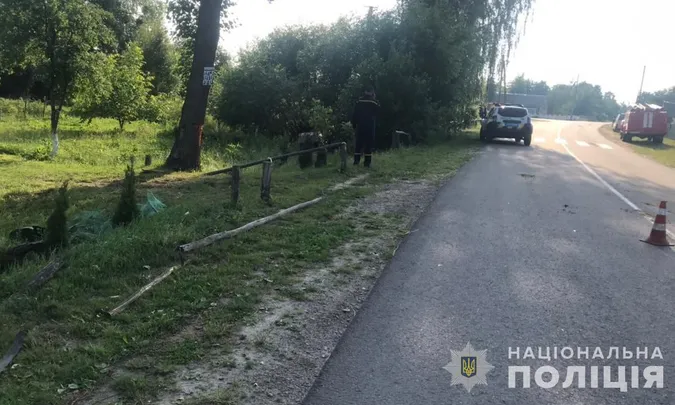 Злетів з дороги: на Волині у ДТП загинув 52-річний водій (фото)