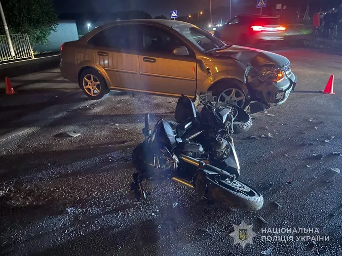 У селі біля Луцька збили мотоцикліста: він у лікарні (фото)