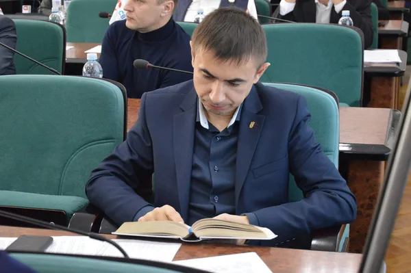 Депутати й голоси: фоторепортаж із сесії Луцькради