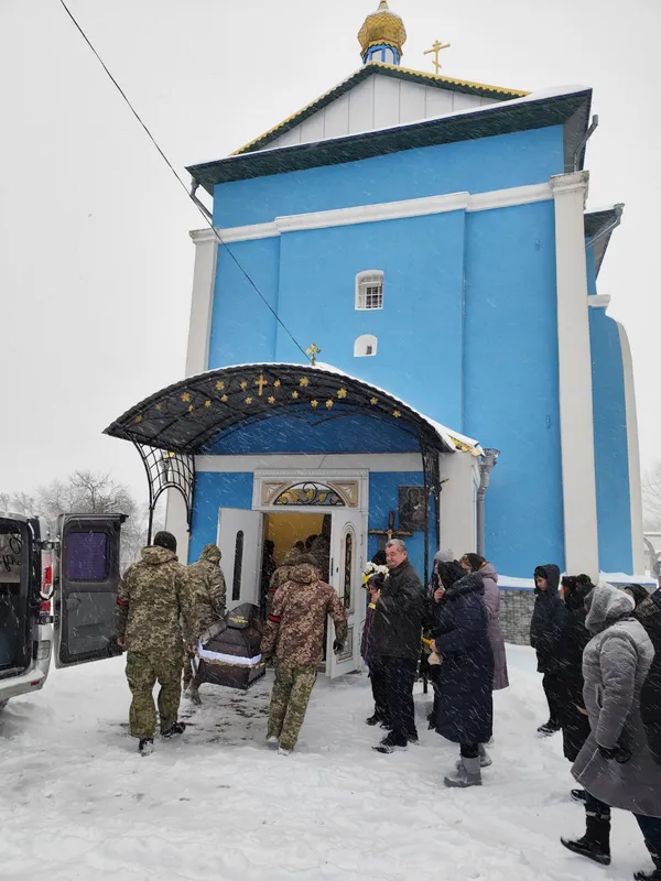 Присвятив себе захисту Батьківщини: на Ківерцівщині попрощалися з Миколою Шикалюком (фото)
