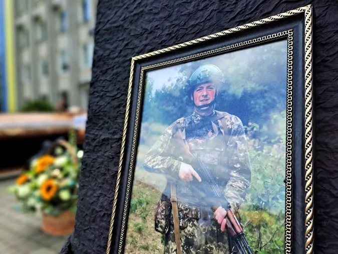 У Ковелі попрощалися із двома воїнами – Максимом Плотніковим та Русланом Фатхудіновим (фото)