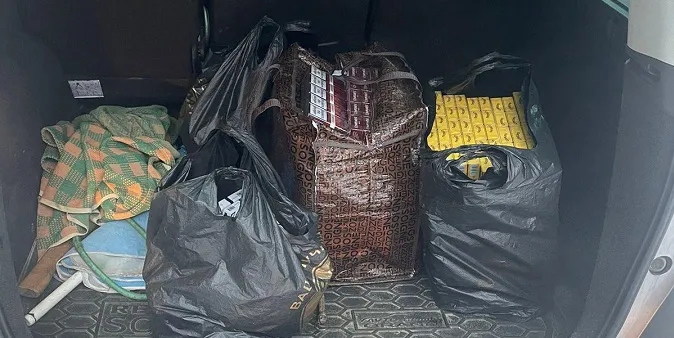 На Волині чоловік, якій віз «ліві» сигарети, тицяв хабаря поліцейським (фото, відео)