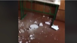 У луцькій школі відвалився шматок стелі (відео)