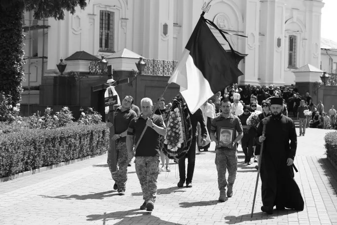 У Луцьку провели в останню дорогу військового Антона Оконя (фото)