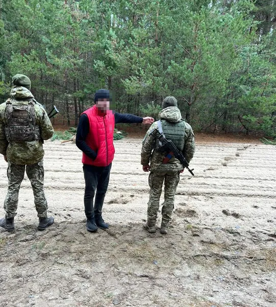 Росіянина, який приплив на Волинь на матраці, знову зловили на кордоні (фото)