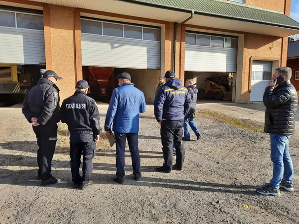 Зима на носі: на засніжені дороги Волині виїдуть майже 300 одиниць техніки (фото)