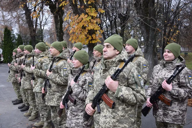 Мати п'ятьох дітей з Волині пішла у прикордонниці у пам'ять про загиблого племінника