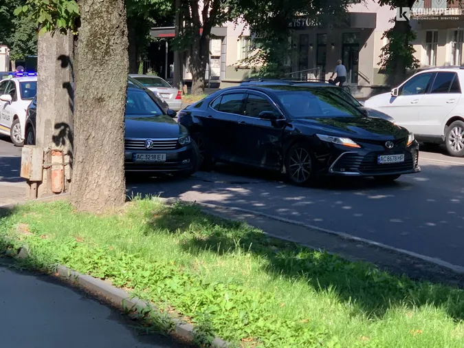 У Луцьку на Перемоги – «тягучка» через аварію (фото)
