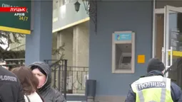 У Луцьку – пожежа в сховищі банку через стільчик (відео)