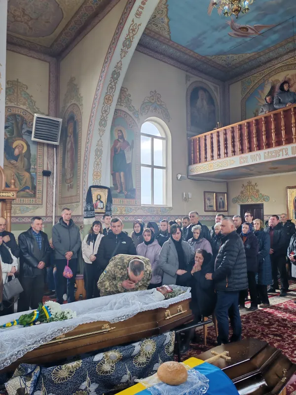 На Волині попрощались з Героєм Романом Іванушком (фото)