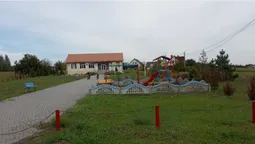 У Гаразджі облаштували площу біля клубу (фото)