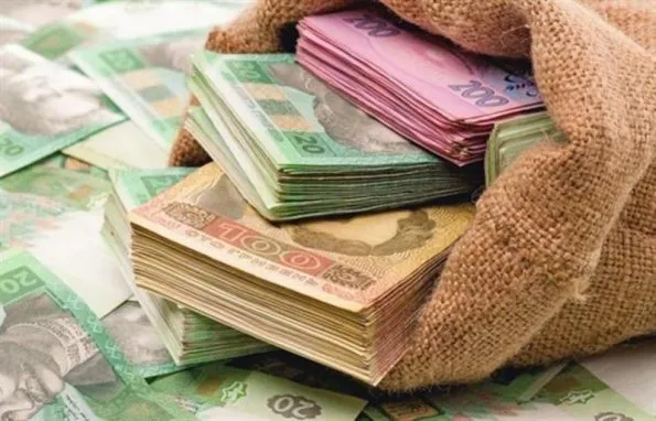 Директор волинського підприємства отримував гроші за невиконані роботи