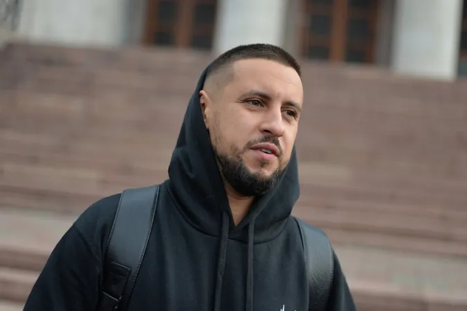 MONATIK показав, як знімали кліп на трек «То, от чего без ума» (відео)