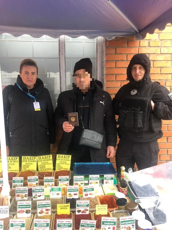На Волині зловили нелегального торговця прянощами з Узбекистану (фото)