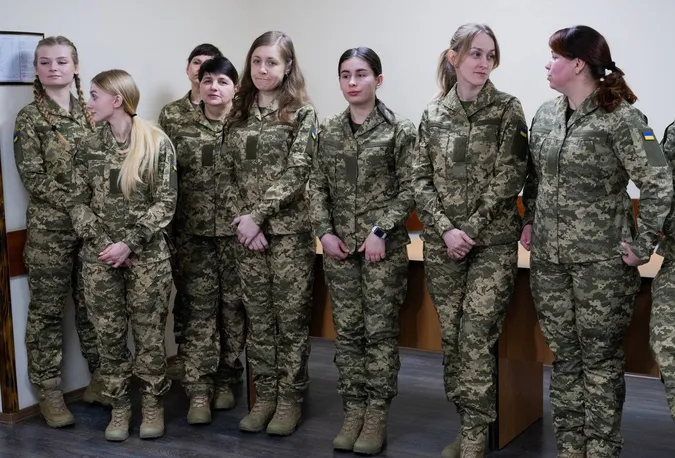 У ЗСУ вперше почали видавати жіночу військову форму (фото)
