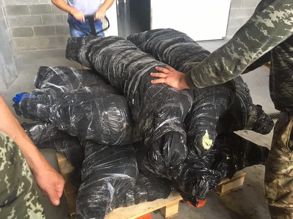 На Волині затримали авто майже з трьома тоннами м'яса (фото, відео)