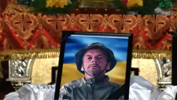 На Любешівщині попрощалися із воїном-спецпризначенцем Анатолієм Довжиком (фото)