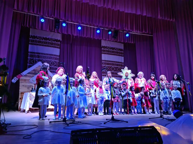 Під час різдвяних концертів у Підгайцівській громаді зібрали понад 100 000 гривень для ЗСУ (фото)