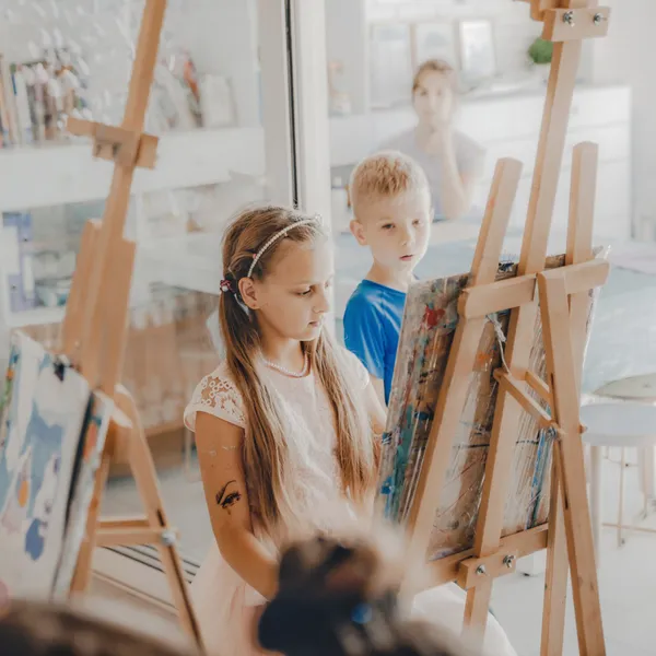 Художня студія у РЦ «Промінь» записує на навчання*
