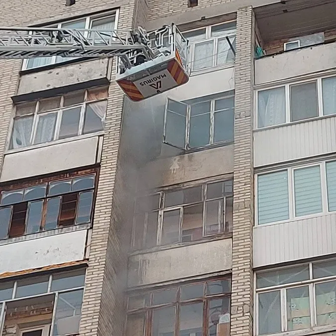 Від сигарети зайнялись речі на балконі: деталі пожежі луцькій багатоповерхівці (фото)