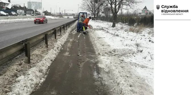 На Волині дорожники готуються до сильних снігопадів (фото, карта)