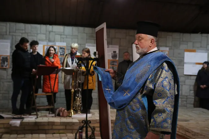 У першому храмі Луцька, якому майже тисяча років, помолилися перед стародавньою іконою (фото)