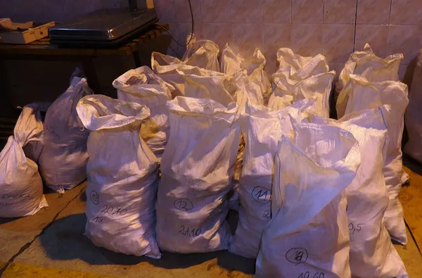 Поляки затримали на українському кордоні 400 кілограмів бурштину (фото)